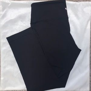 Lululemon black Wunder under capri length
